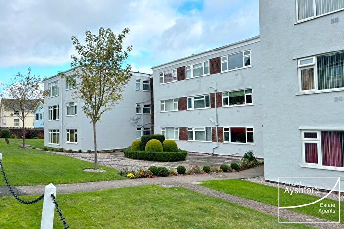 2 Bedroom Flat For Sale In Cleveland Road, Paignton, TQ4