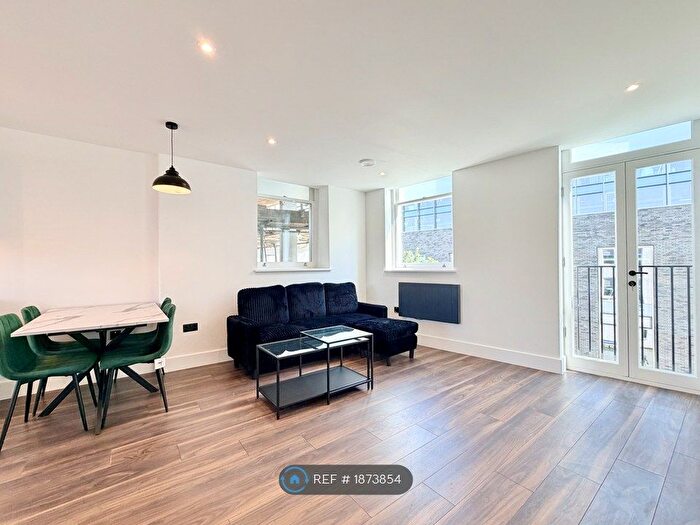 3 Bedroom Flat To Rent In Harrow Road, London, W10