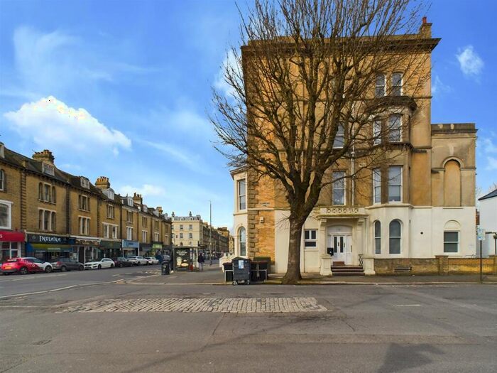 1 Bedroom Flat To Rent In Selborne Road, Hove, BN3