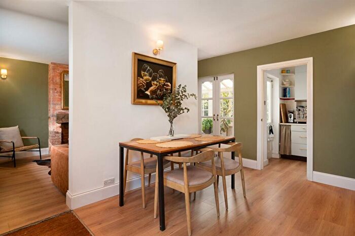 3 Bedroom Terraced House For Sale In Wilson Avenue, Henley-On-Thames, RG9