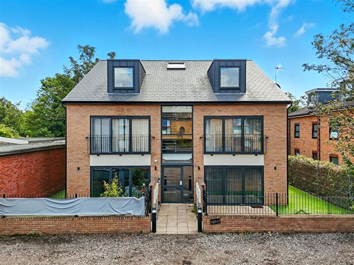 1 Bedroom Flat For Sale In Western Road, Romford, RM1