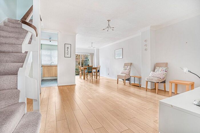 3 Bedroom Terraced House For Sale In Fairlawns Close, Staines-Upon-Thames, TW18