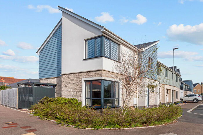 3 Bedroom End Of Terrace House For Sale In Boxwood Road, Weymouth, DT3