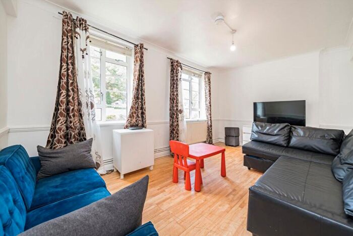2 Bedroom Flat For Sale In London Road, Forest Hill, SE23