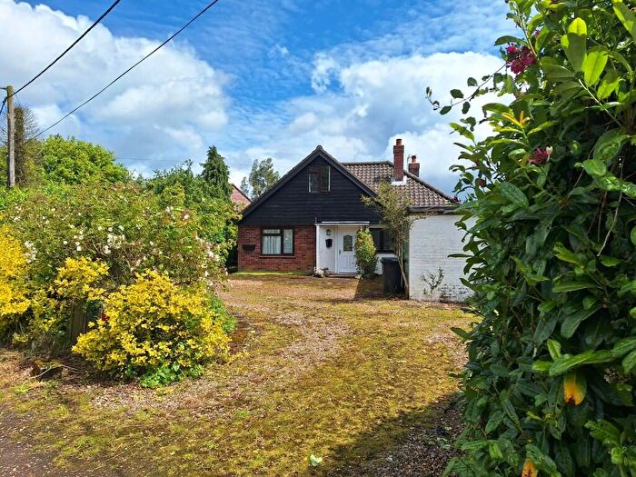 3 Bedroom Chalet For Sale In Church Meadow Lane, Bergh Apton, Norfolk, NR15