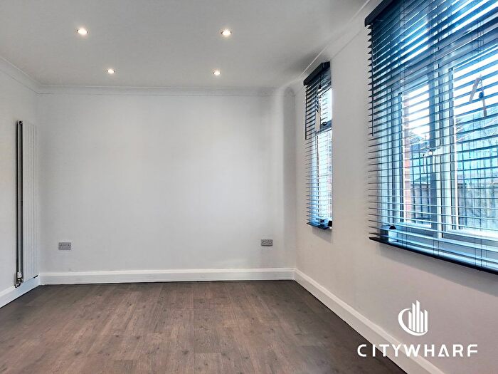 3 Bedroom Detached House To Rent In Alliance Road, London, E13