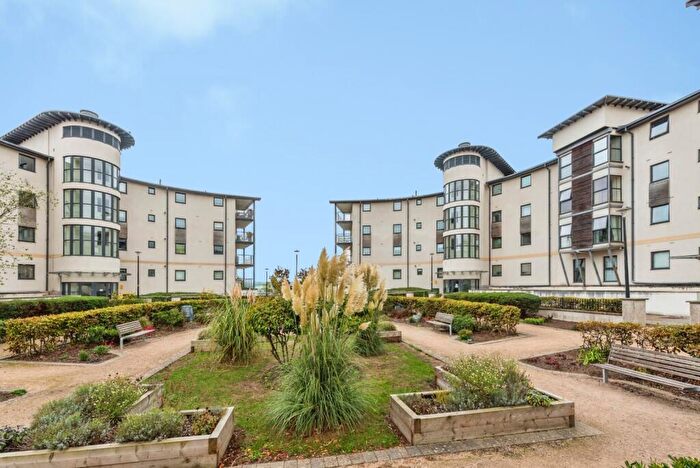 1 Bedroom Flat For Sale In Seacole Crescent, Swindon, Wiltshire, SN1