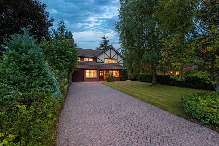 5 Bedroom Detached House For Sale In Well Presented Bedroom Home In A Private Sandiway Location, CW8