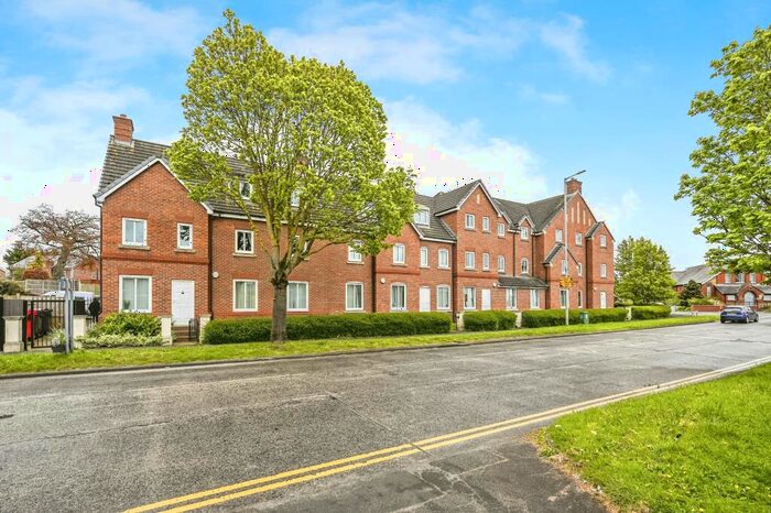 2 Bedroom Flat For Sale In Aster Court, Southport Road, Lydiate, Merseyside, L31
