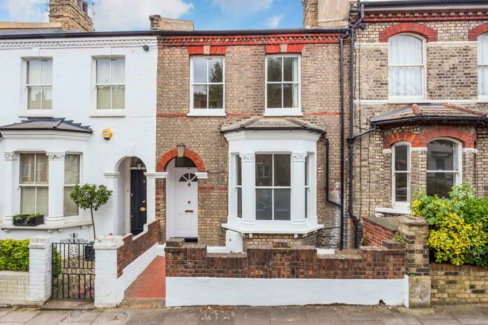 4 Bedroom Terraced House To Rent In London, SW11
