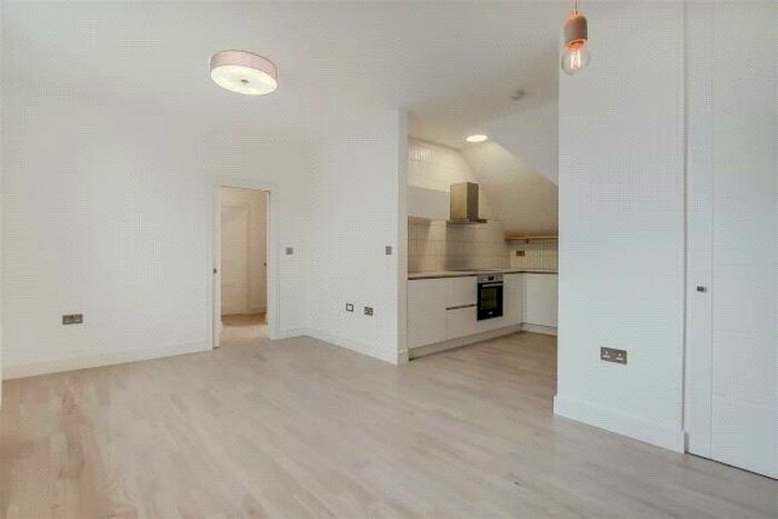 2 Bedroom Apartment To Rent In Neeld Crescent, London, NW4