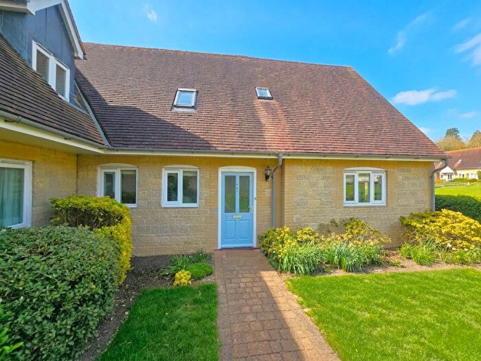 2 Bedroom Retirement Property For Sale In Garden Walk, Maidstone, Kent, ME15