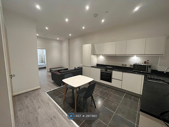 2 Bedroom Flat To Rent In The Co-Operative, Coventry, CV1