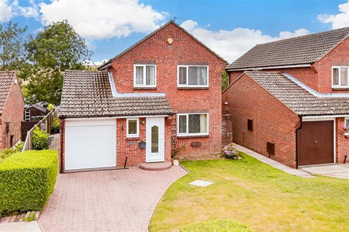 4 Bedroom Detached House For Sale In Green Acres, Eythorne, Dover, Kent, CT15