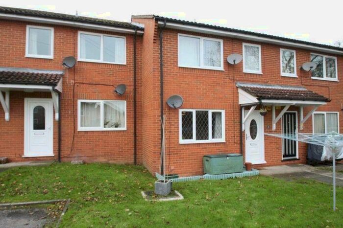 1 Bedroom Flat To Rent In Eaton Avenue, High Wycombe, HP12