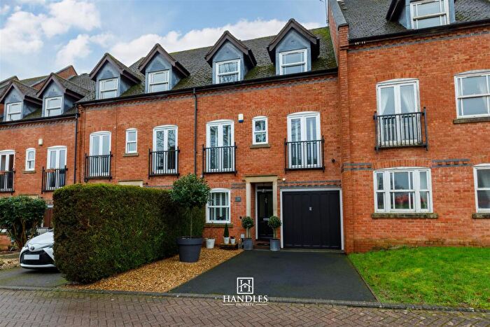 5 Bedroom House For Sale In Dorsington Close, Warwick, CV35