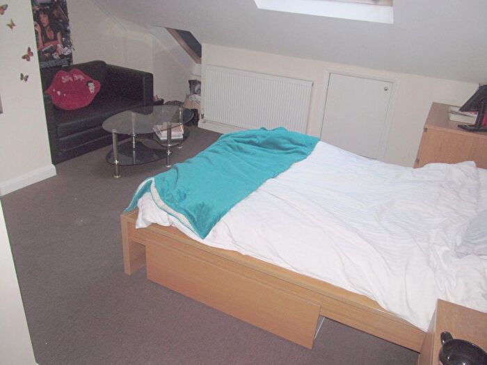 5 Bedroom Terraced House To Rent In St Peters Road, Reading, RG6