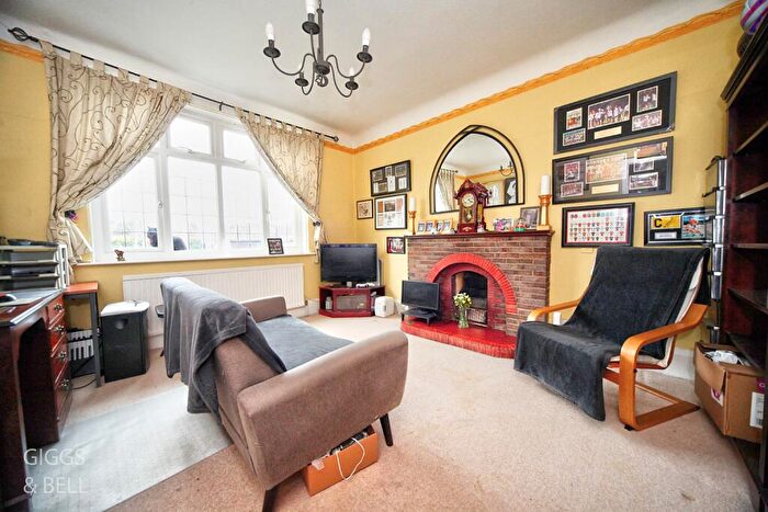 5 Bedroom Detached House For Sale In Ludlow Avenue, Luton, Bedfordshire, LU1