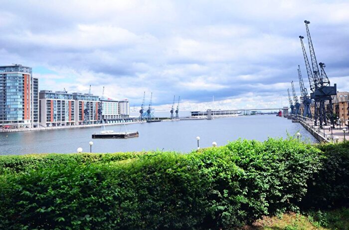 2 Bedroom Flat To Rent In Western Beach Apartments, Royal Docks, London, E16