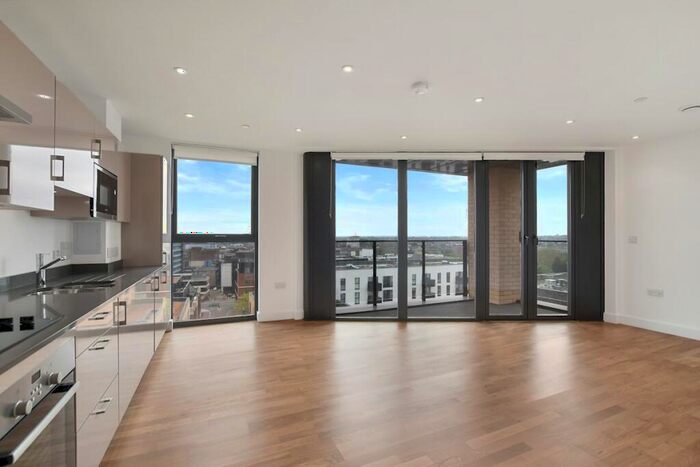 2 Bedroom Apartment To Rent In Burgess Springs, Chelmsford, CM1