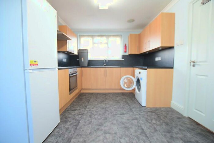 1 Bedroom Flat To Rent In Ashgrove Road, Goodmayes, IG3