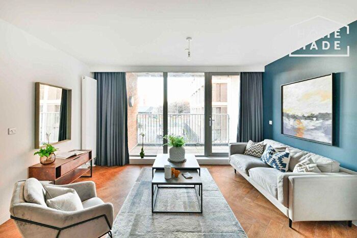 1 Bedroom Flat To Rent In Broadside, M4