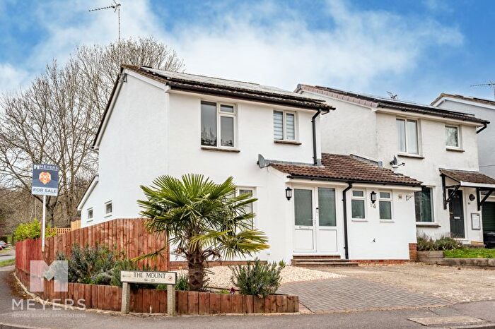 5 Bedroom Link Detached House For Sale In The Mount, Ringwood, BH24