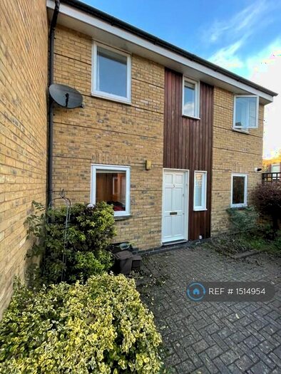 3 Bedroom End Of Terrace House To Rent In Anderson Close, Sutton, SM3