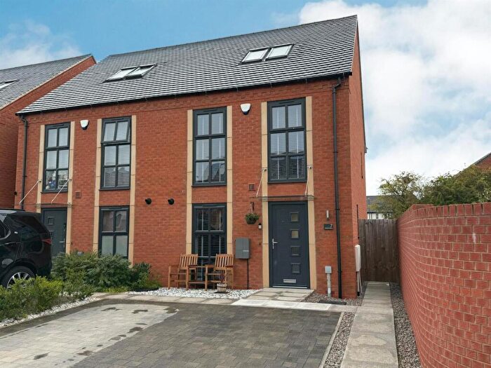 4 Bedroom Semi-Detached House For Sale In Lincoln Avenue, Littleover, Derby, DE23
