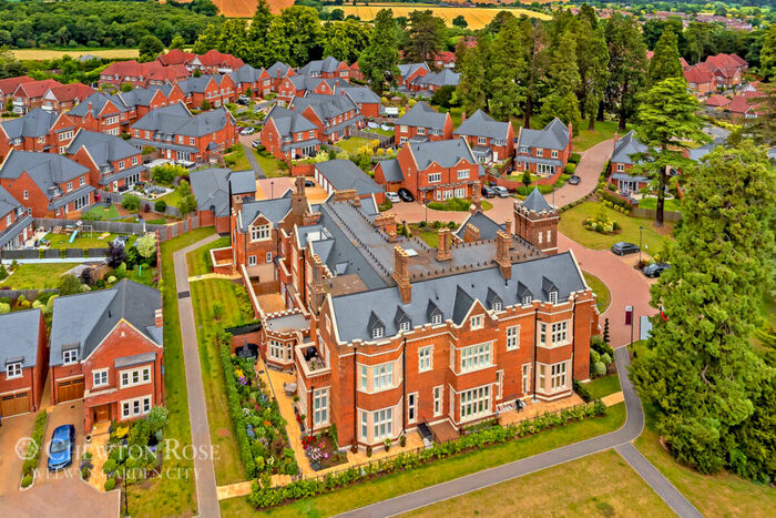 2 Bedroom Apartment For Sale In The Frythe, Welwyn, AL6