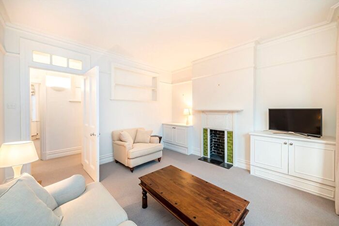 2 Bedroom Flat To Rent In Fulham Road, Fulham, SW6