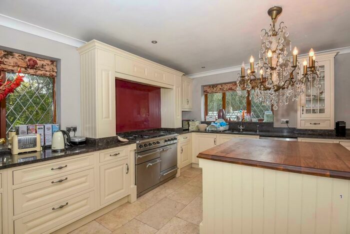 5 Bedroom Detached House To Rent In Connaught Drive, Weybridge, KT13