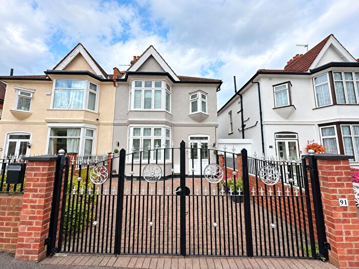3 Bedroom Semi Detached House For Sale In Newquay Road, London, SE6