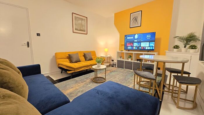 1 Bedroom Flat To Rent In Fount Street, London, SW8