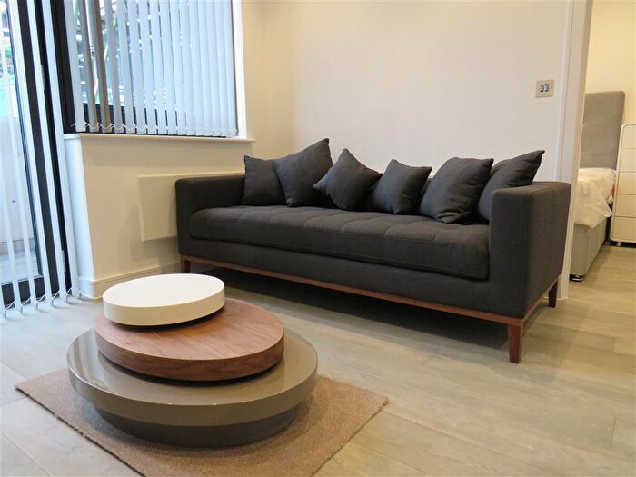 2 Bedroom Apartment To Rent In Bath Road, Slough, SL1