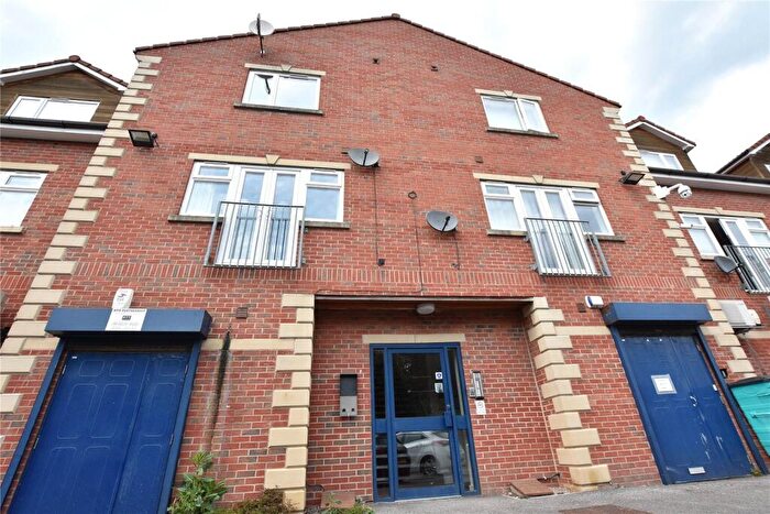 3 Bedroom Apartment For Sale In Hunters Court, Hunters Way, Leeds, West Yorkshire, LS15