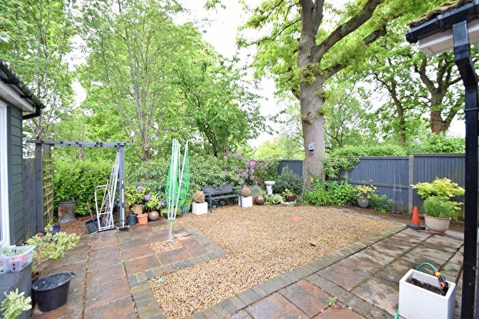 2 Bedroom Bungalow For Sale In Darenth Rise, Chatham, ME5