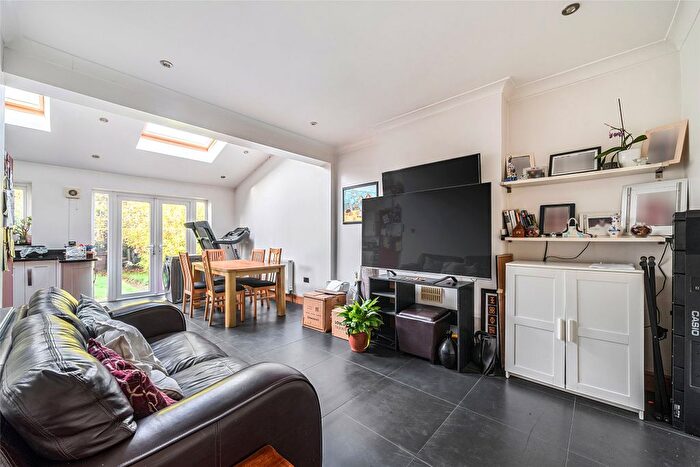 3 Bedroom End Terrace House For Sale In Beckway Road, London, SW16