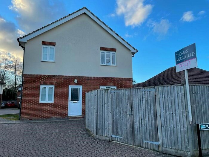 2 Bedroom Flat To Rent In Prior Court, Didcot, OX11