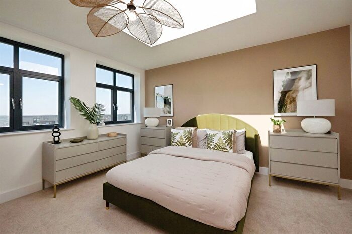 4 Bedroom Semi-detached House For Sale In Guston Heights, Guston, Dover, CT15