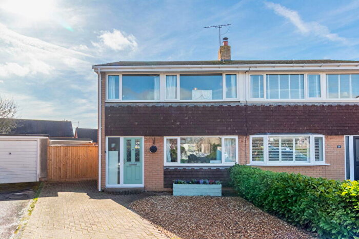 3 Bedroom Semi Detached House For Sale In Franklins Way, Claverham, BS49
