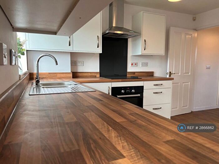 3 Bedroom Terraced House To Rent In Psalters Lane, Rotherham, S61