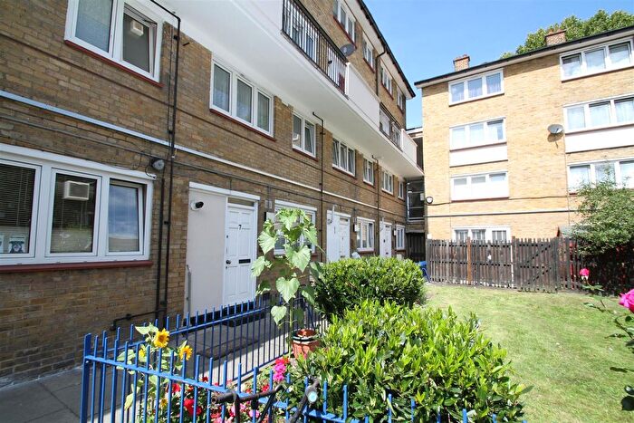 2 Bedroom Maisonette To Rent In Alfred Street, London, E3