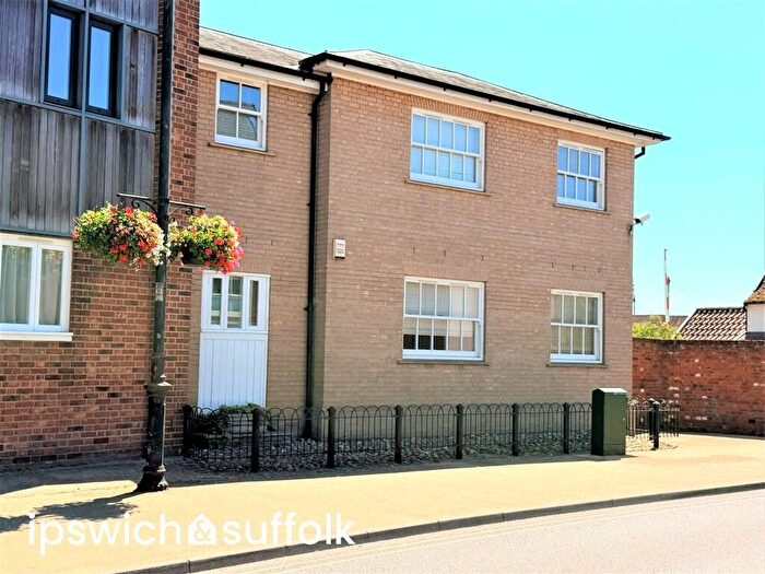 2 Bedroom Flat For Sale In Quayside Place, Woodbridge, Suffolk, IP12