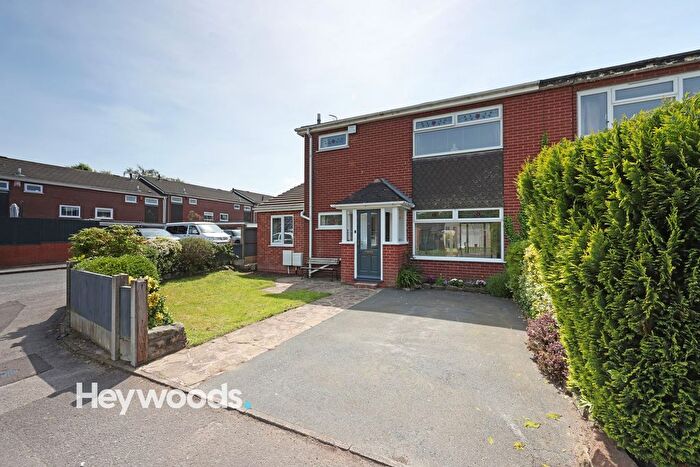 3 Bedroom Semi-Detached House For Sale In Victoria Street, Silverdale, ST5