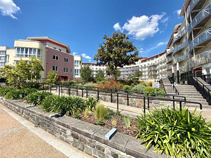 2 Bedroom Apartment To Rent In Harbourside, The Crescent, BS1