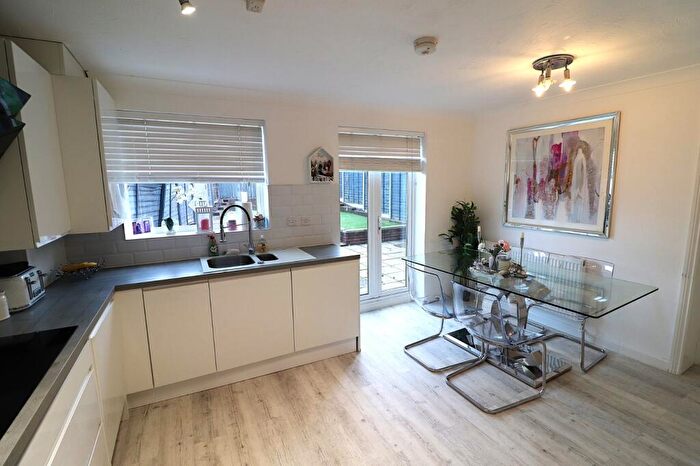 3 Bedroom Link Detached House For Sale In Grasmere, Stevenage, Hertfordshire, SG1