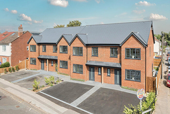 3 Bedroom Town House For Sale In Park Road, Farnborough, GU14