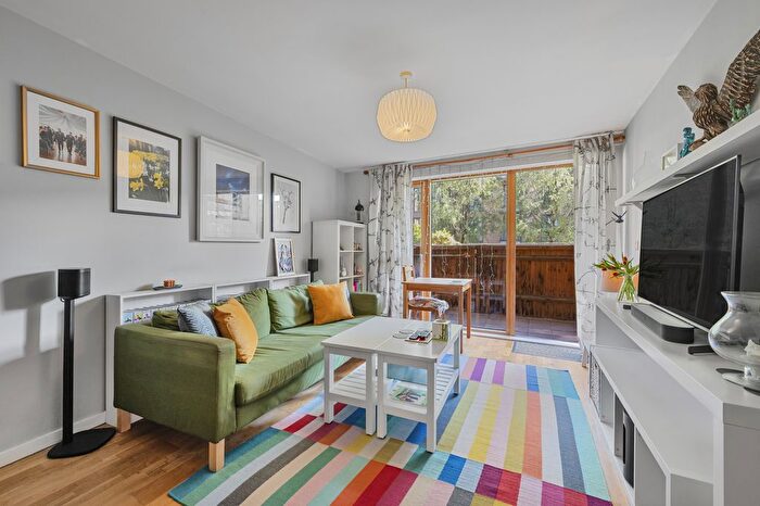 2 Bedroom Flat For Sale In Greenwich, Greenwich, Greater London, SE10