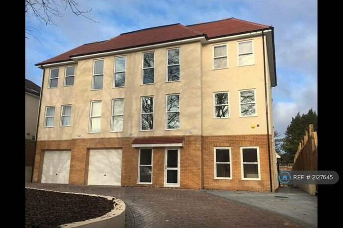 3 Bedroom Flat To Rent In Lawn Road, Southampton, SO17